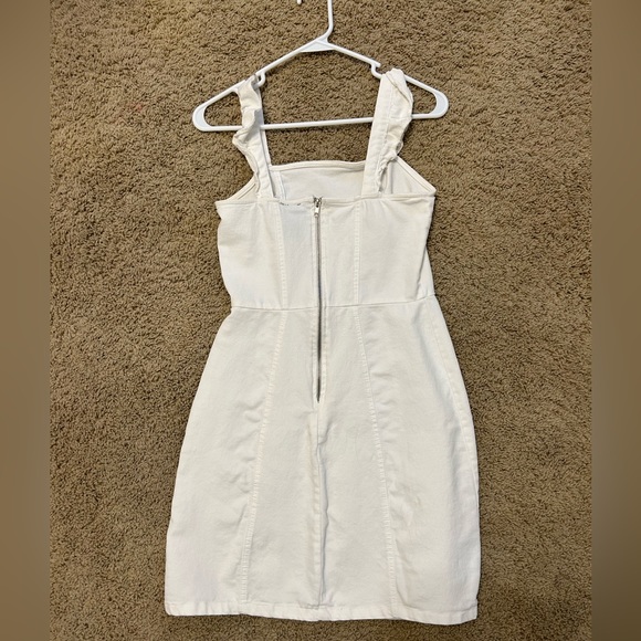 White dress size medium - Picture 4 of 4